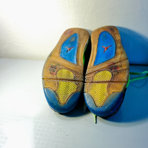 Air Jordan 4 Superman Shoes, 09-24-02 2417936 - Picture 7 of 11